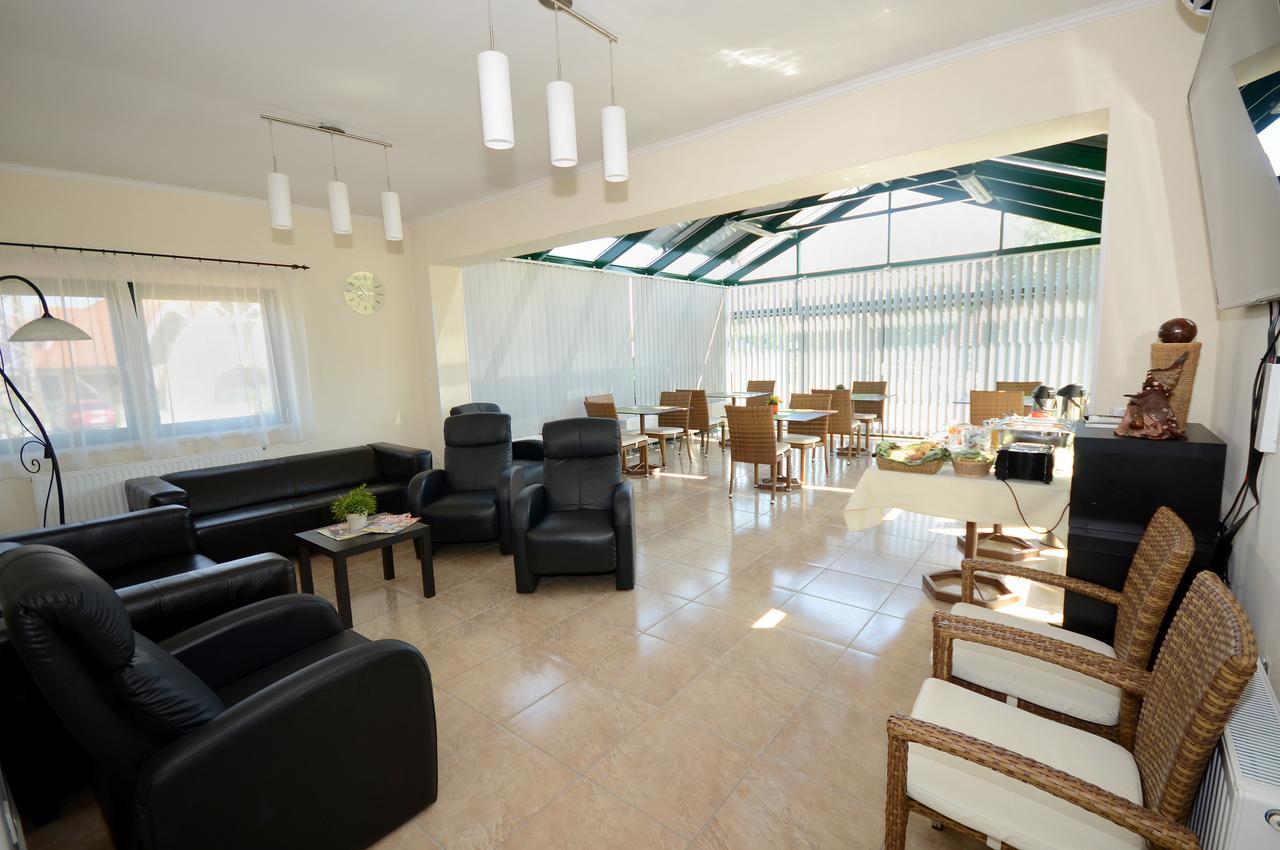 Szarszo Panzio Bed & Breakfast บาลาตอนซาร์โซ ภายนอก รูปภาพ