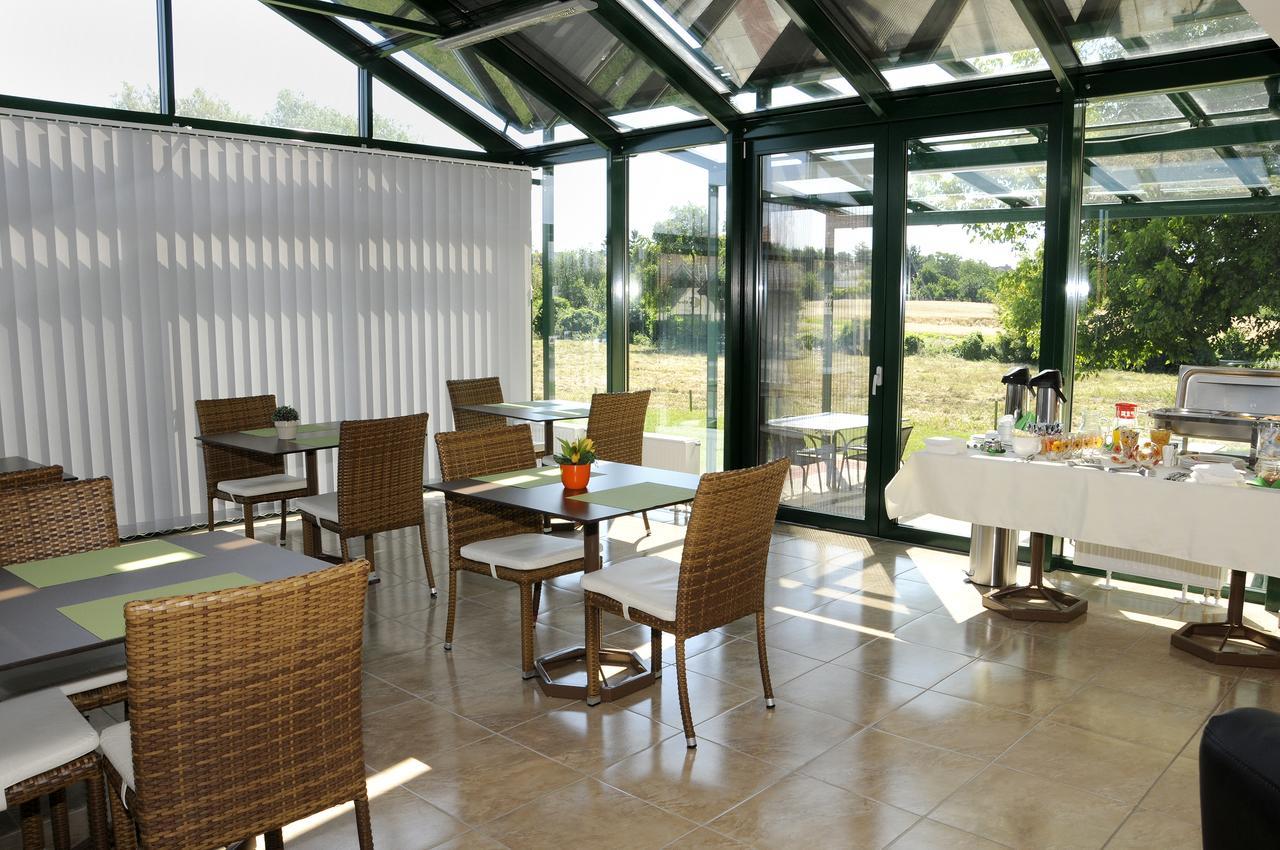 Szarszo Panzio Bed & Breakfast บาลาตอนซาร์โซ ภายนอก รูปภาพ