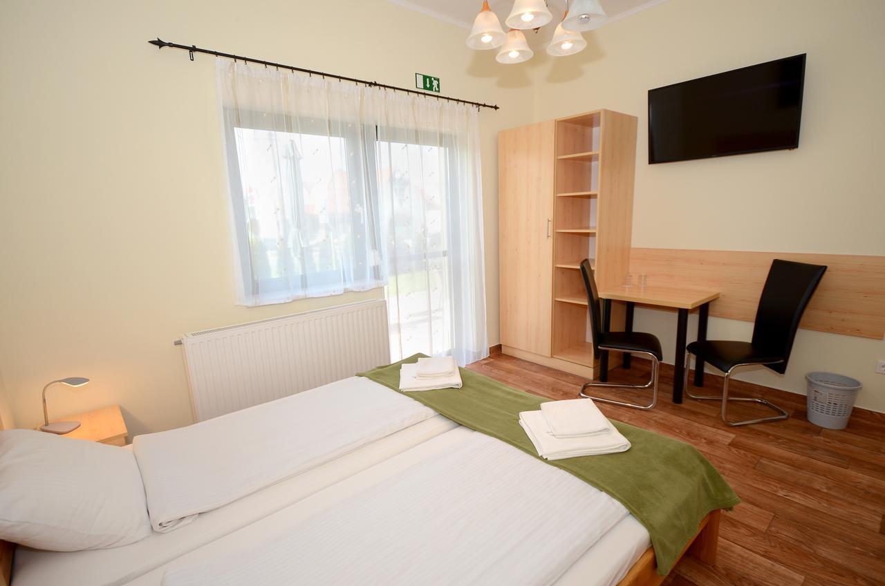 Szarszo Panzio Bed & Breakfast บาลาตอนซาร์โซ ภายนอก รูปภาพ