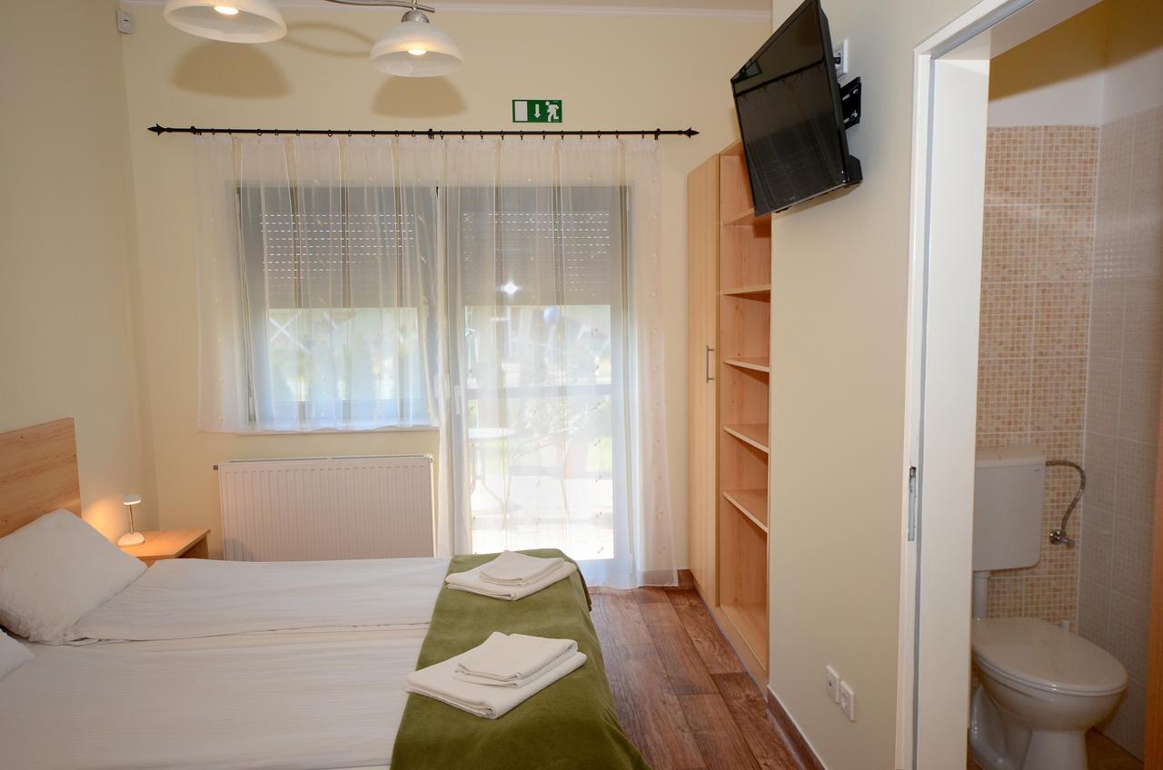 Szarszo Panzio Bed & Breakfast บาลาตอนซาร์โซ ภายนอก รูปภาพ