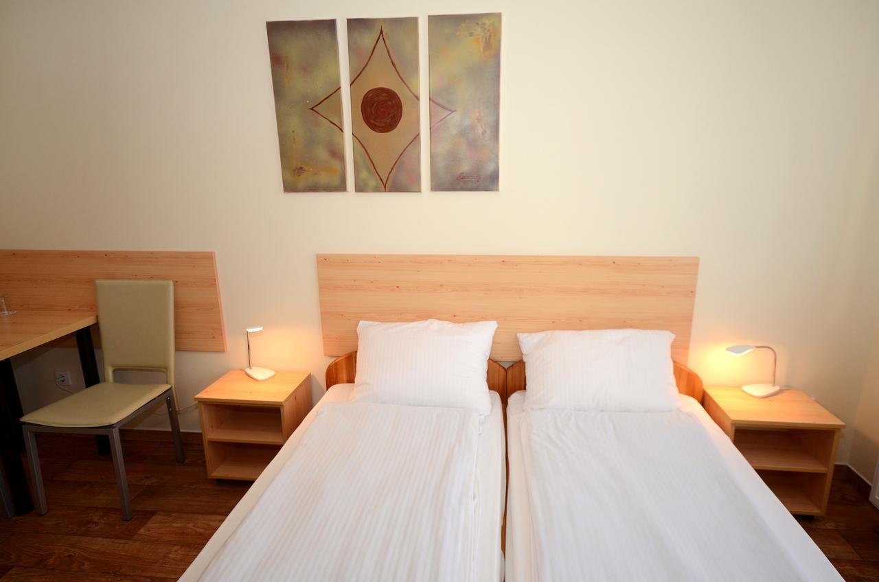 Szarszo Panzio Bed & Breakfast บาลาตอนซาร์โซ ภายนอก รูปภาพ