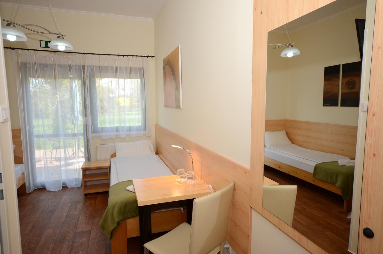 Szarszo Panzio Bed & Breakfast บาลาตอนซาร์โซ ภายนอก รูปภาพ