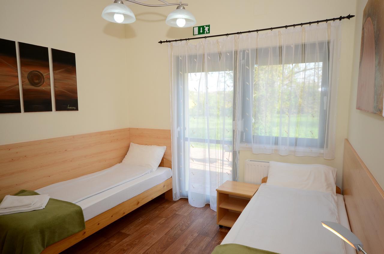 Szarszo Panzio Bed & Breakfast บาลาตอนซาร์โซ ภายนอก รูปภาพ