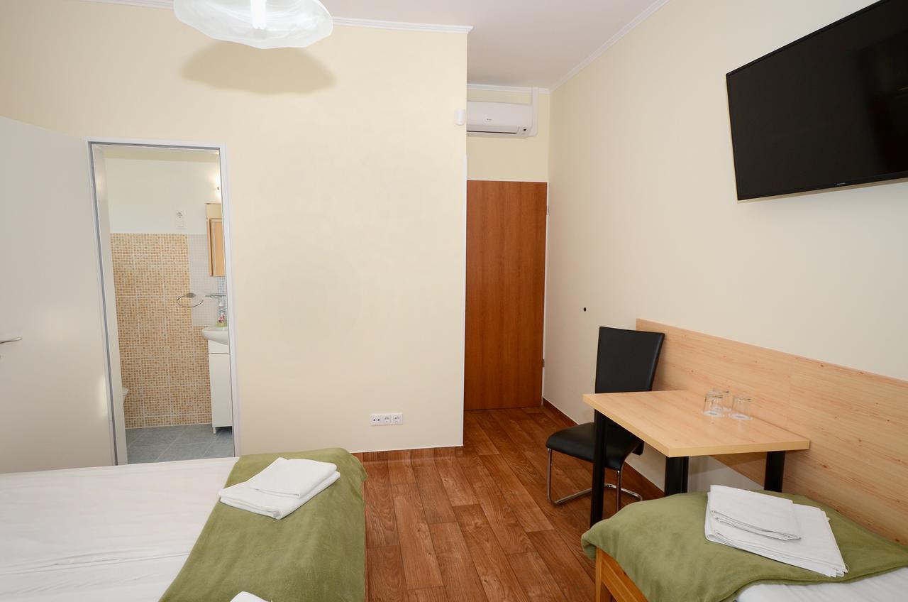 Szarszo Panzio Bed & Breakfast บาลาตอนซาร์โซ ภายนอก รูปภาพ
