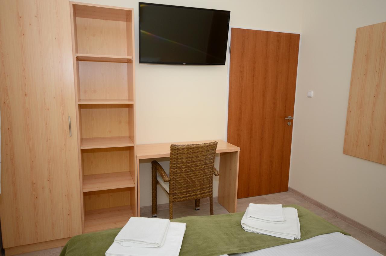 Szarszo Panzio Bed & Breakfast บาลาตอนซาร์โซ ภายนอก รูปภาพ